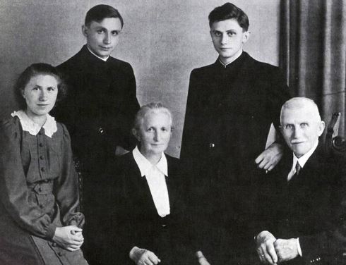 Maria Ratzinger with her husband Joseph Ratzinger Sr. and kids